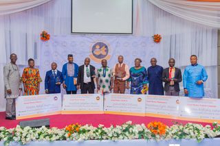 Cross Session of Grand Mentors' Award Winners with some Guests