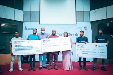 Winners of the #2021 AKITECH Pitch Competition with Mr. Udom Inoyo - Advisor, of Inoyo Toro Foundation