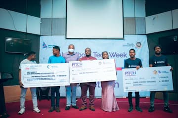 Winners of the #2021 AKITECH Pitch Competition with Mr. Udom Inoyo - Advisor, of Inoyo Toro Foundation